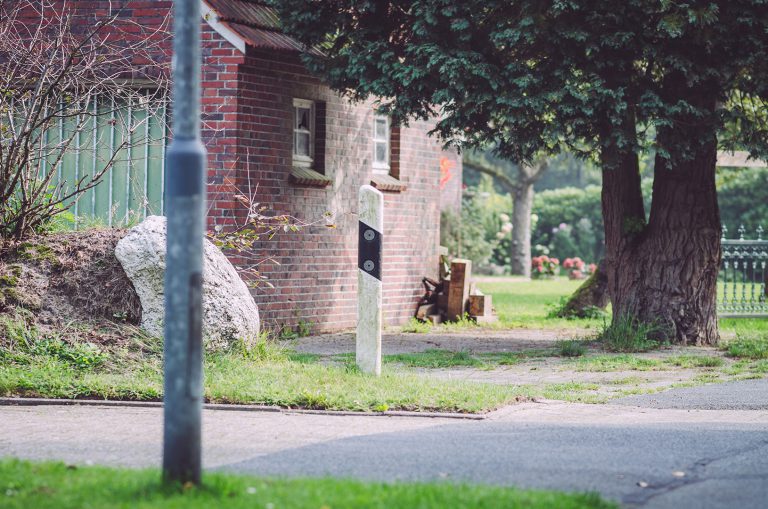 Verlassene Straßenecke in Rußland (Friedeburg, Niedersachsen)