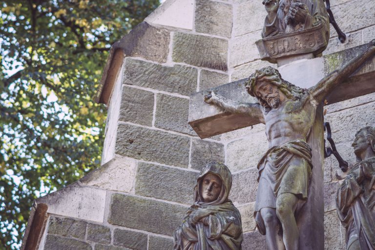 Jesus-Statue in Bremen (Ense, Nordrhein-Westfalen)