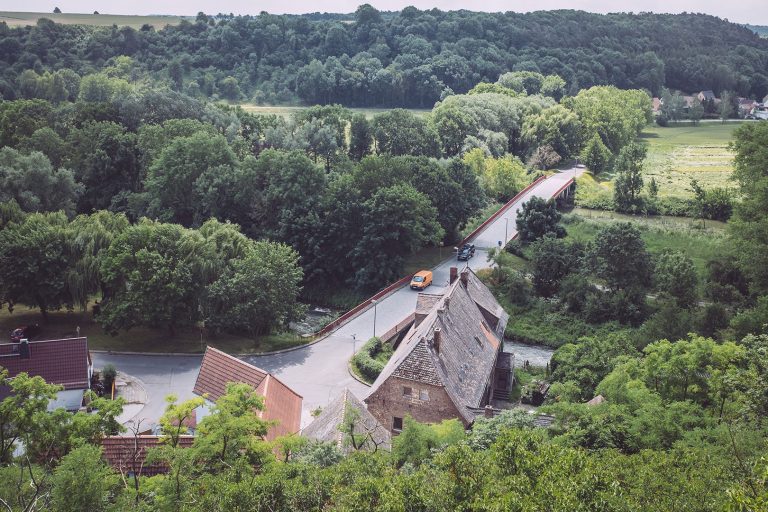 Brücke über in die Unstrut in Burgscheidungen (Burgenlandkreis, Sachsen-Anhalt)