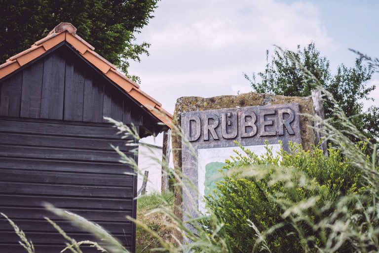 Mehr über den Artikel erfahren Drüber