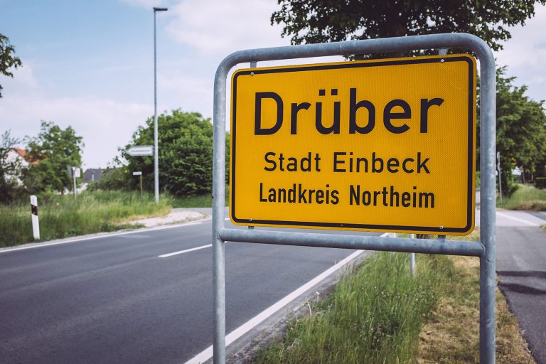Ortsschild in Drüber (Northeim, Niedersachsen)